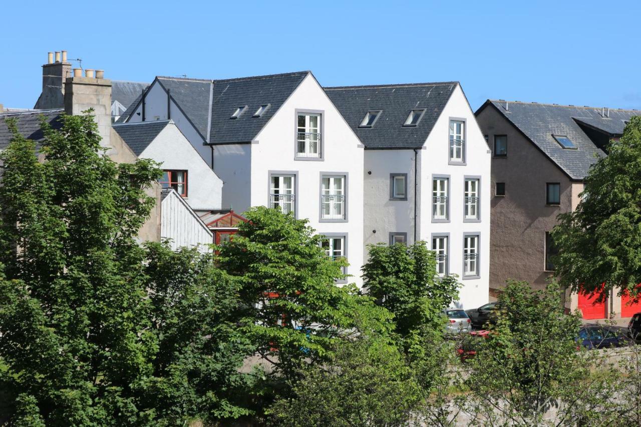 Riverbank Apartments Неърн Екстериор снимка